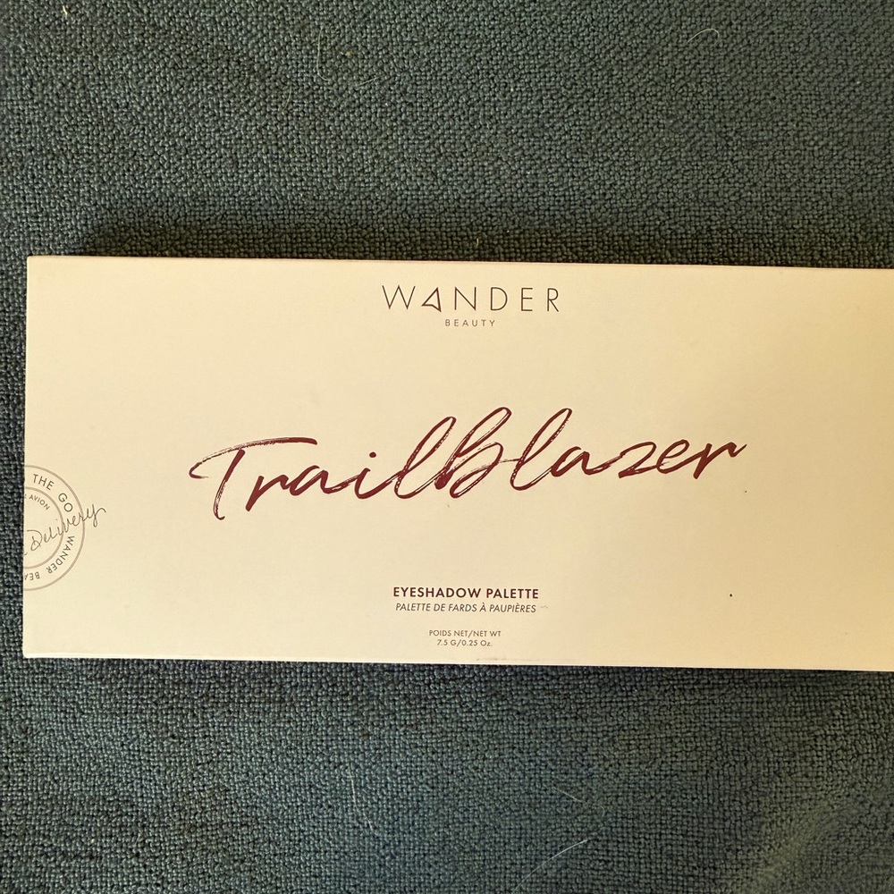 New never used Wander Beauty eyeshadow palette